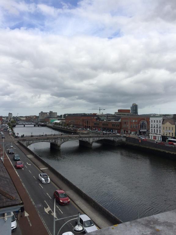 39 Camden Wharf Apartment Cork Ruang foto